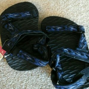 🔵 4/$25 Blue & Black Velcro Sandals NWT